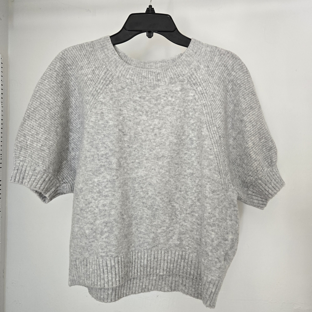 Express Women's Gray Crew Neck Sweater Shortsleeve + FREE BEAUTY GIFT 🪷